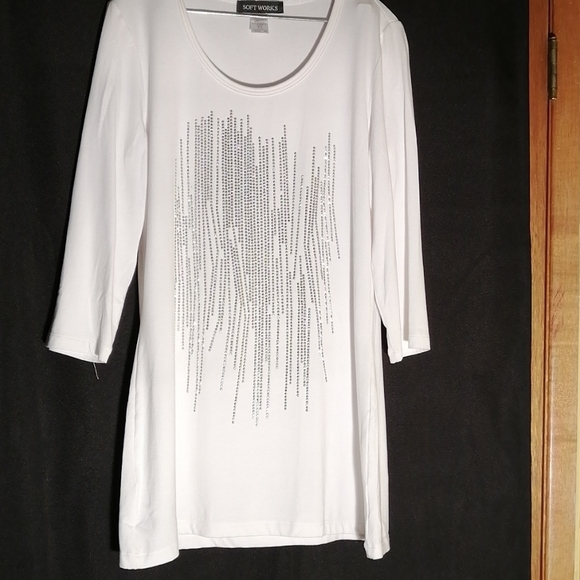 NWOT, Softworks Ladies White Top size small - Picture 3 of 10